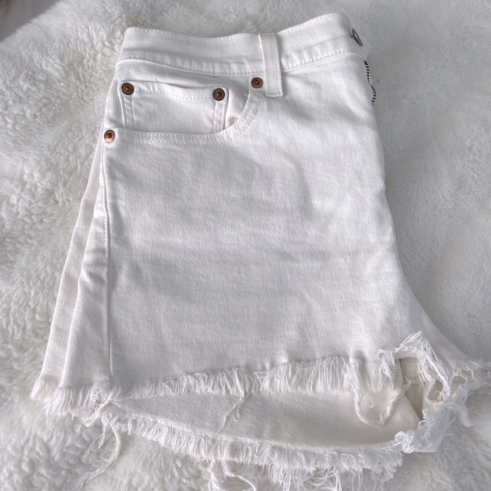 Levi’s white cutoff shorts